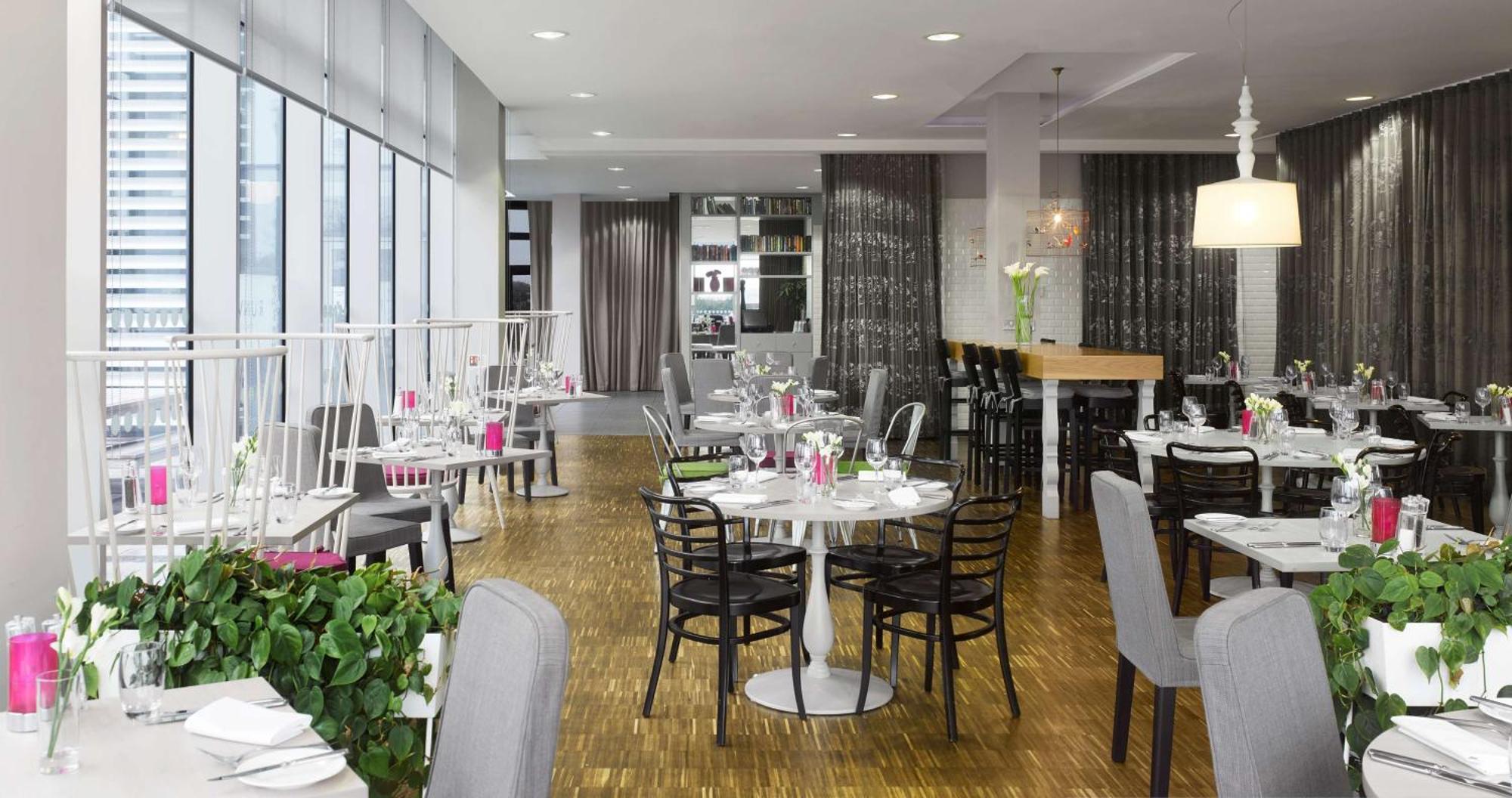 Radisson Blu Hotel East Midlands Airport 캐슬 도닝턴 외부 사진