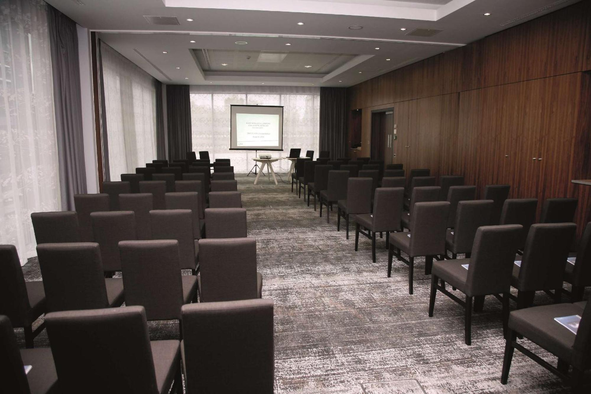 Radisson Blu Hotel East Midlands Airport 캐슬 도닝턴 외부 사진