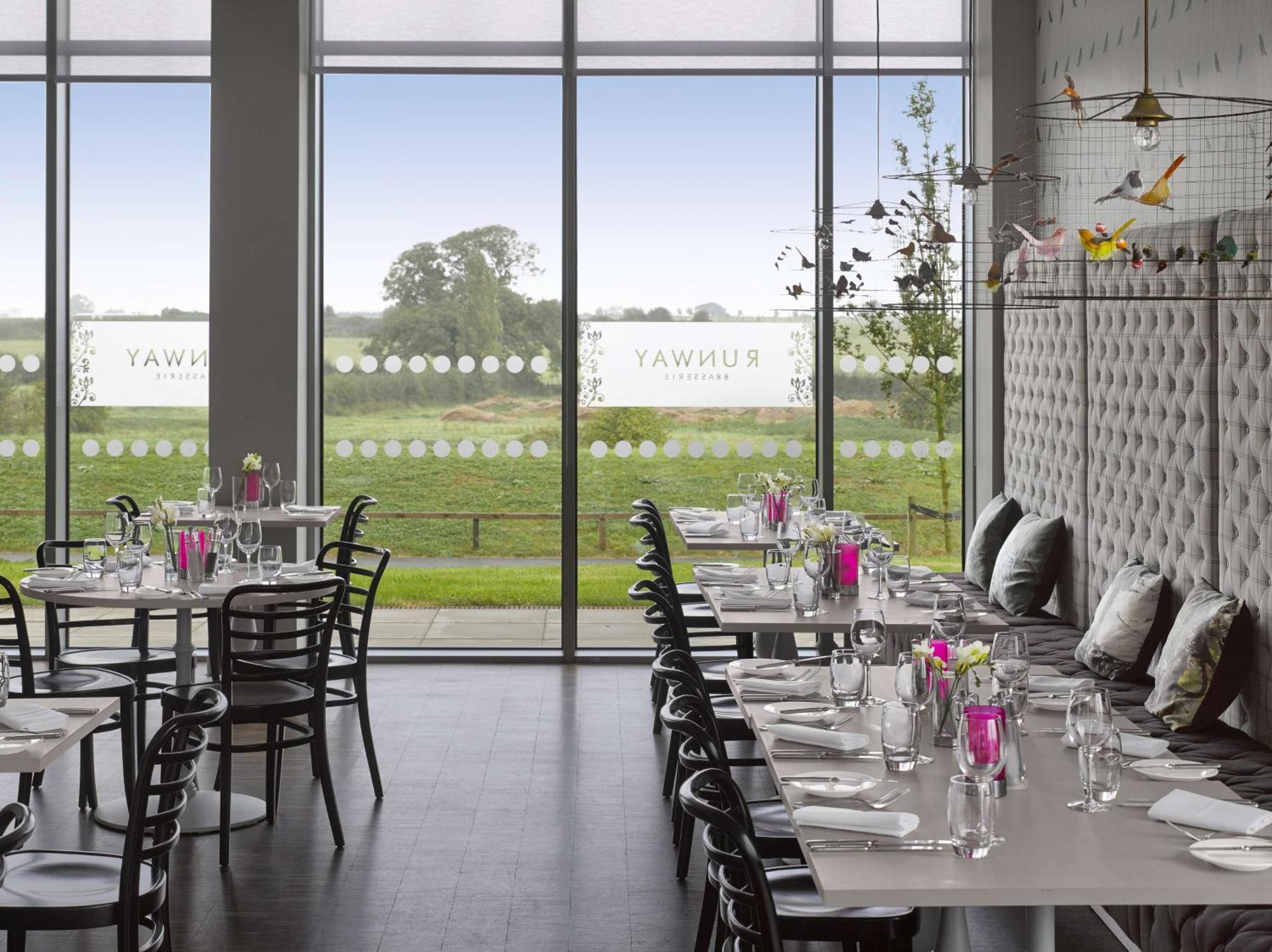 Radisson Blu Hotel East Midlands Airport 캐슬 도닝턴 외부 사진