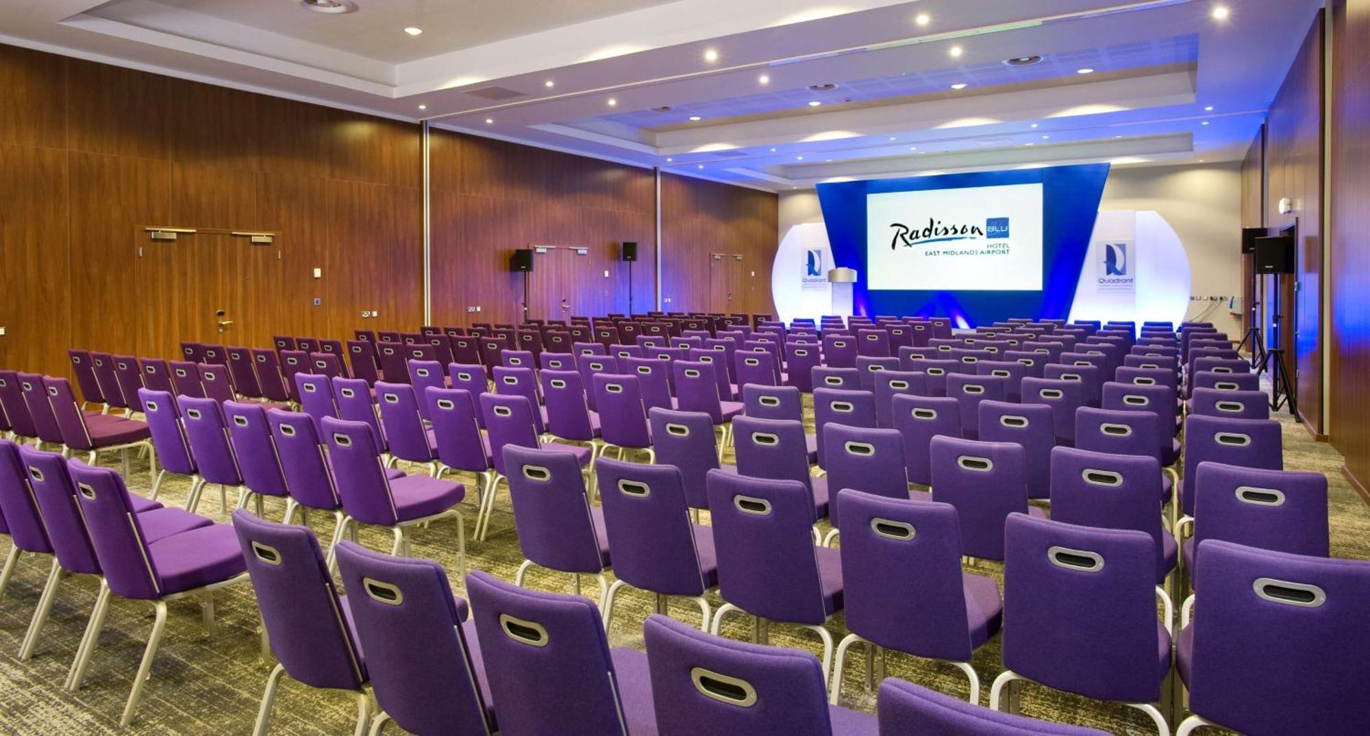 Radisson Blu Hotel East Midlands Airport 캐슬 도닝턴 외부 사진