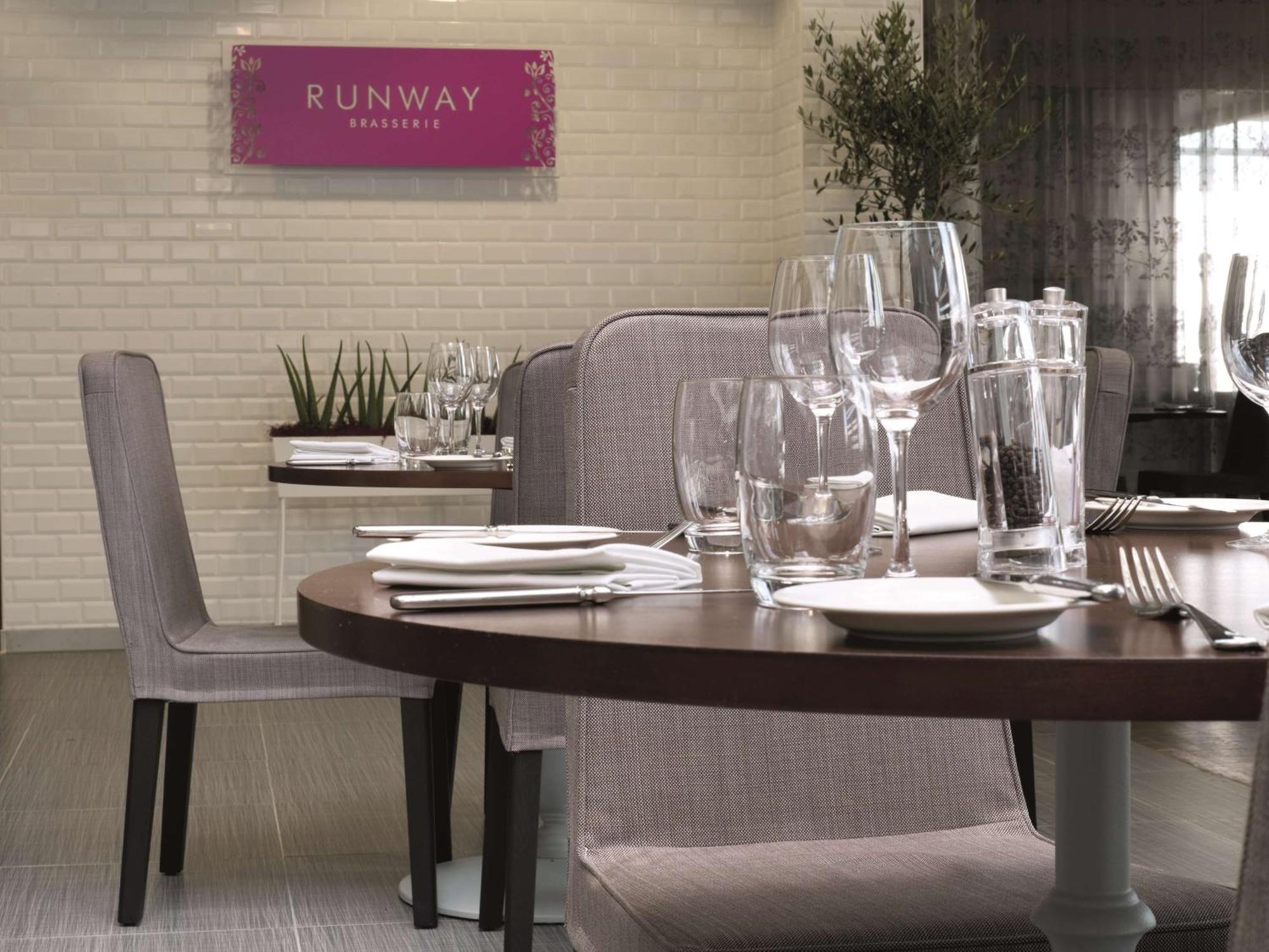 Radisson Blu Hotel East Midlands Airport 캐슬 도닝턴 외부 사진